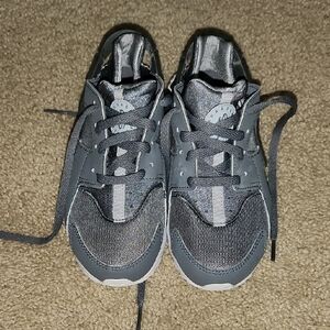 Nike Huarachi Kids Gray Sneakers Sz 13c